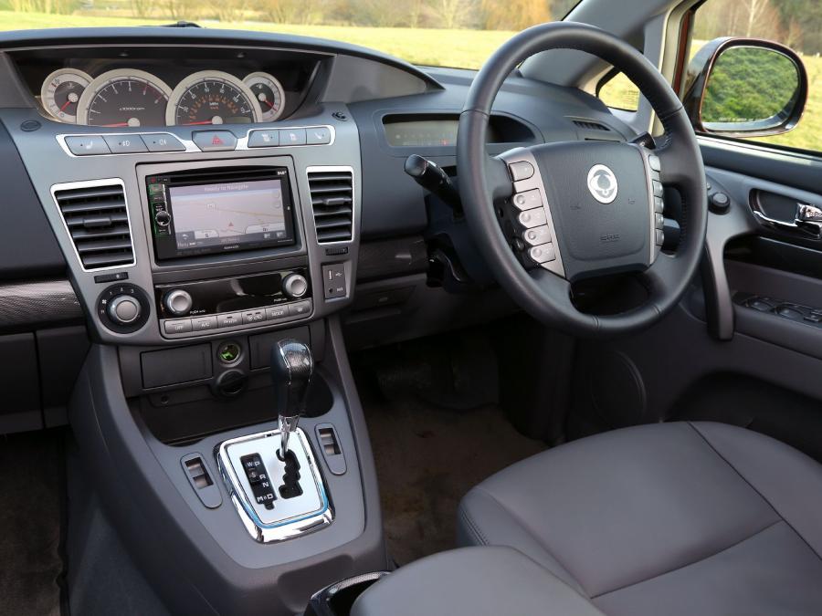  SsangYong Turismo 2013 года  (фото 5 из 12)